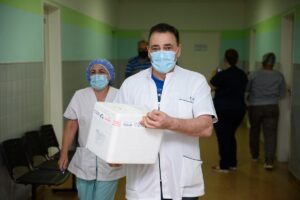 entregan vacunas
