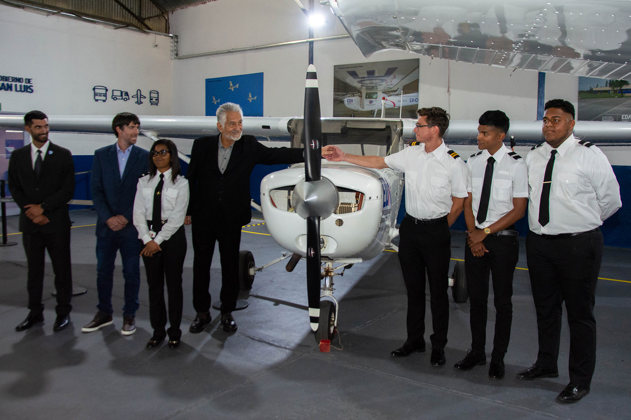 gobernador esc. aviación