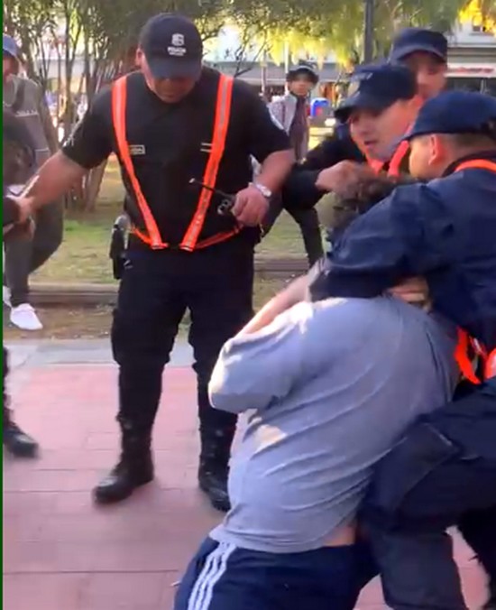 represion-policial-en-plaza-pringles