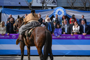 desfile del 25